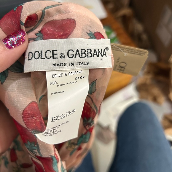 Dolce and Ganbana silk button down blouse with strawberry pattern NWT (Vintage) - Picture 15 of 16